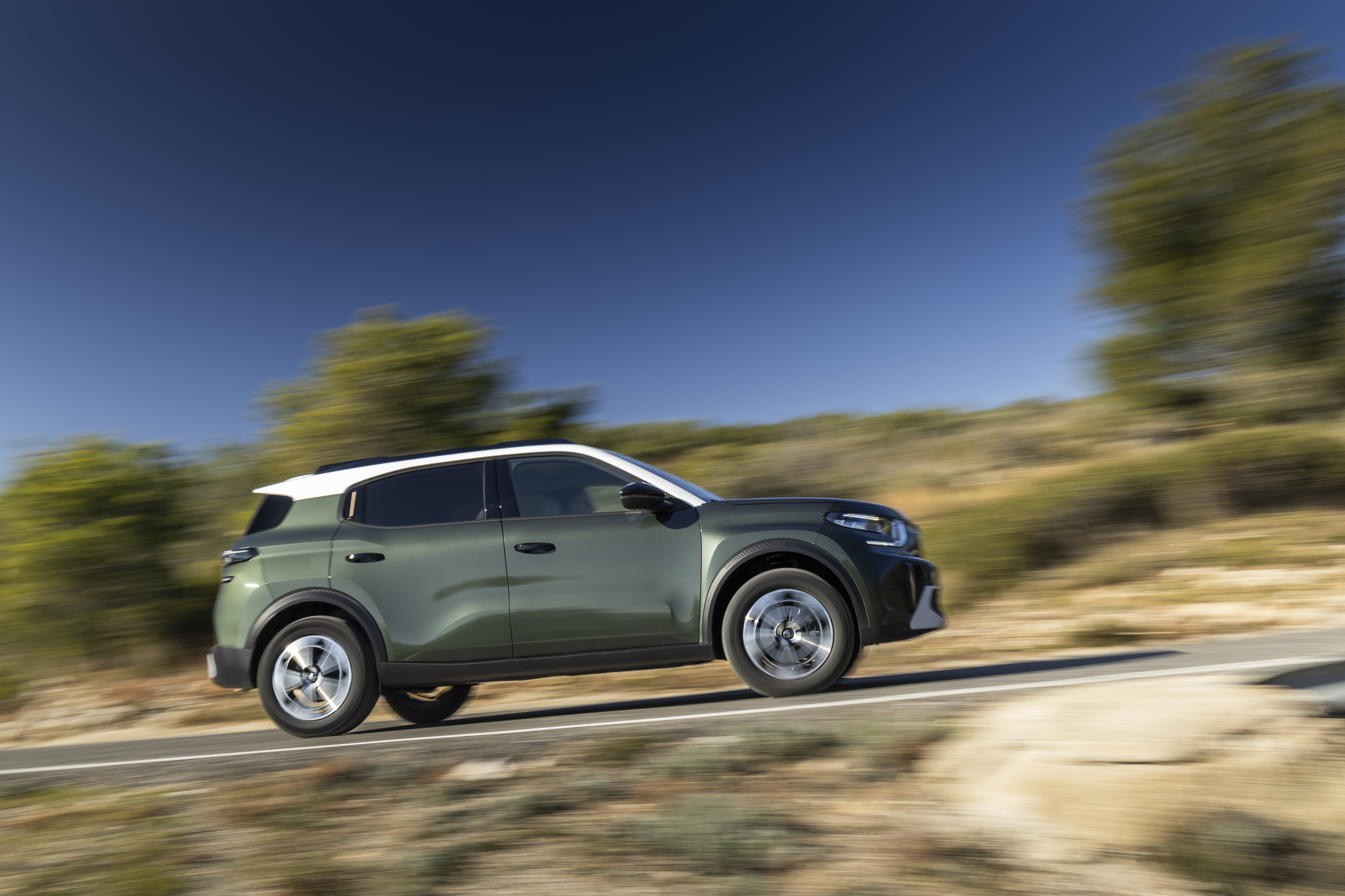 C3 Aircross Hybrid Montana Green