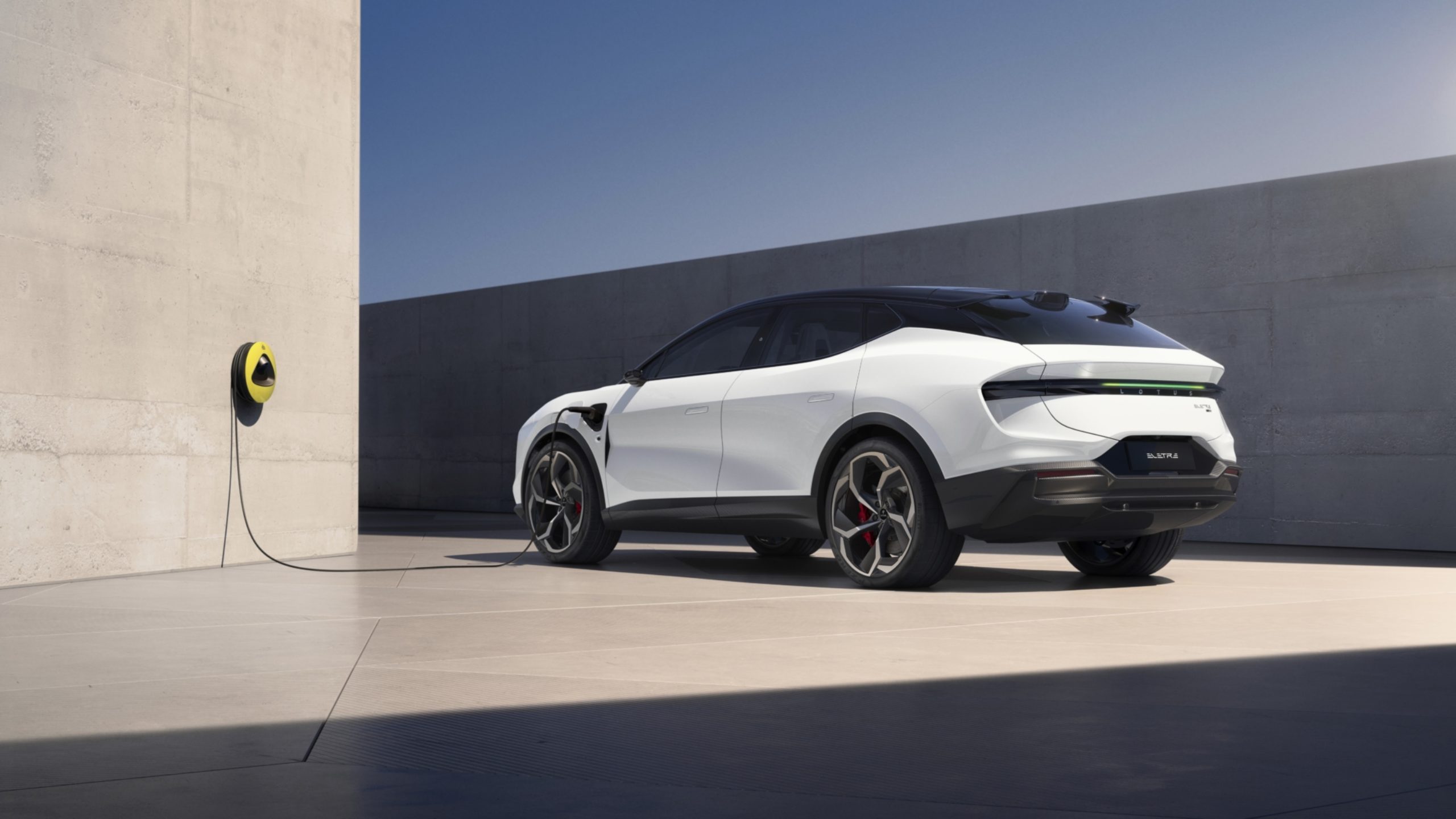 Lotus Emeya 600 MY 2026 Rear